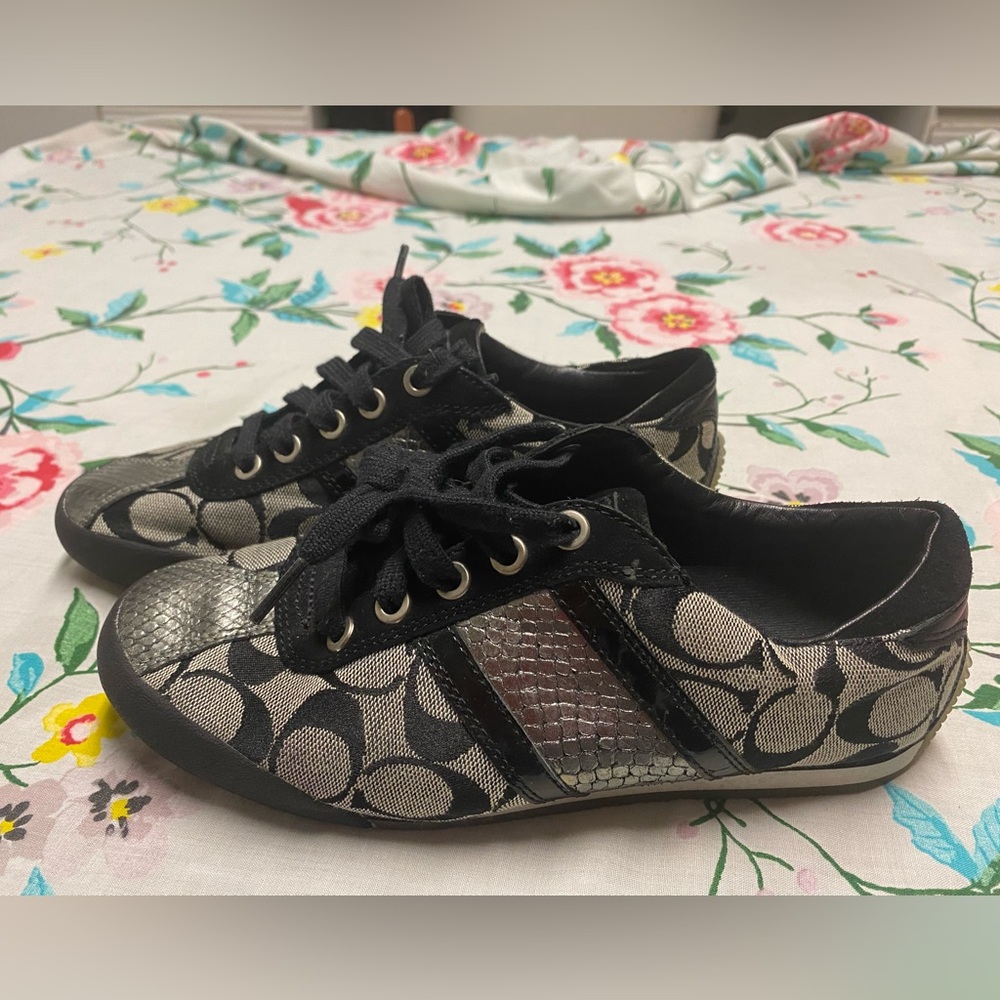 Coach Meagan sneakers black and silver Sz 7.5